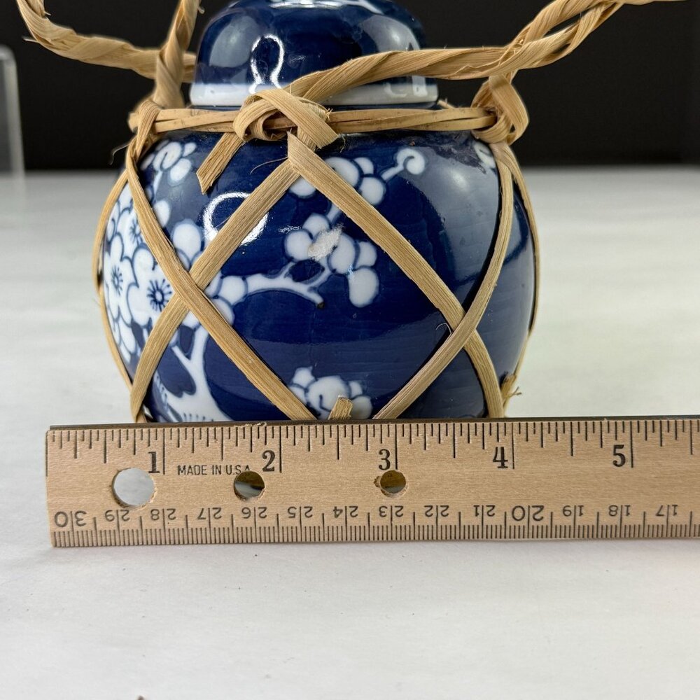 Vintage Blue & White Prunus Flower Ginger Jar With Bamboo Strapping Cork & Lid - Picture 13 of 13